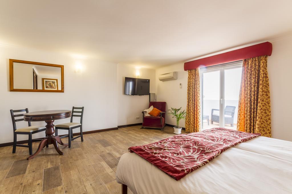 Holiday Lagos Hotel Bilik gambar