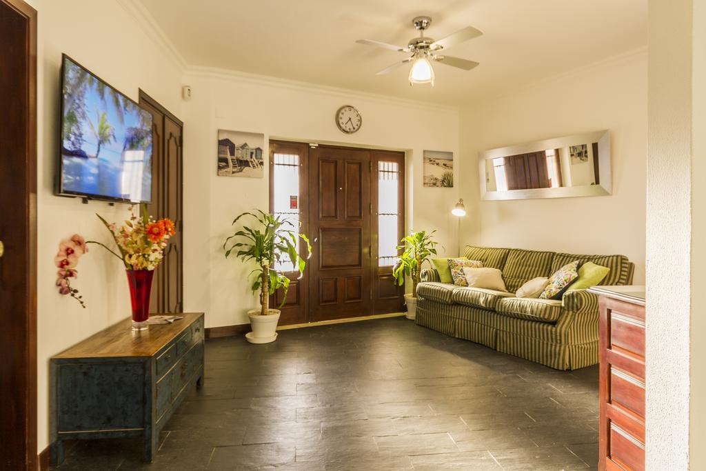 Holiday Lagos Hotel Luaran gambar